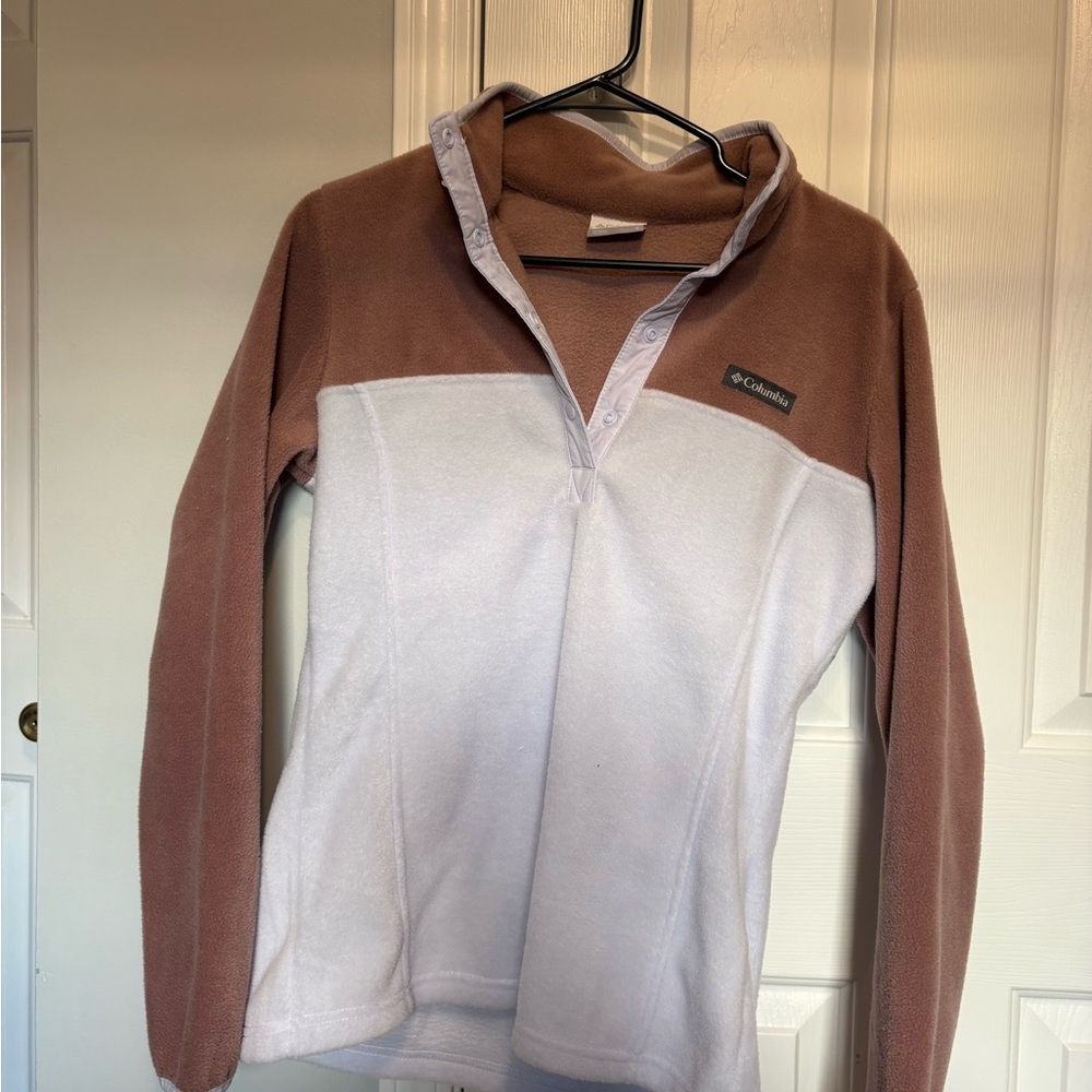 Columbia Soft Brown and White Fleece Top
